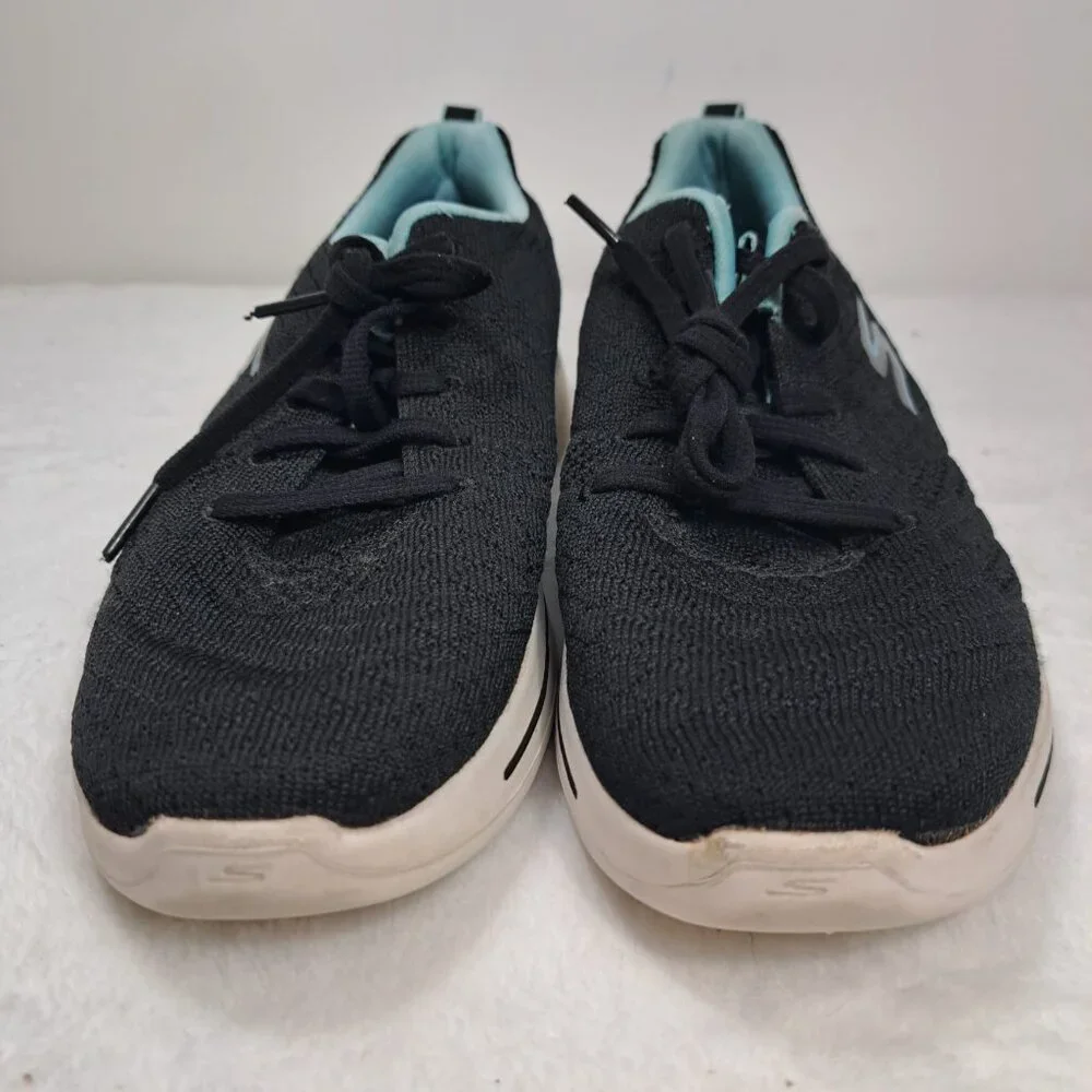 Skechers pre owned